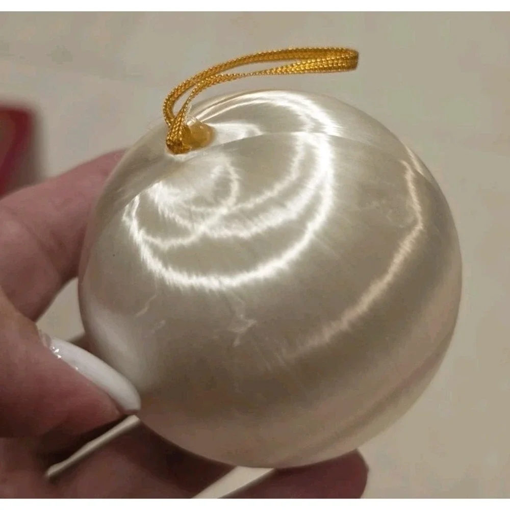Victoriana white 12
